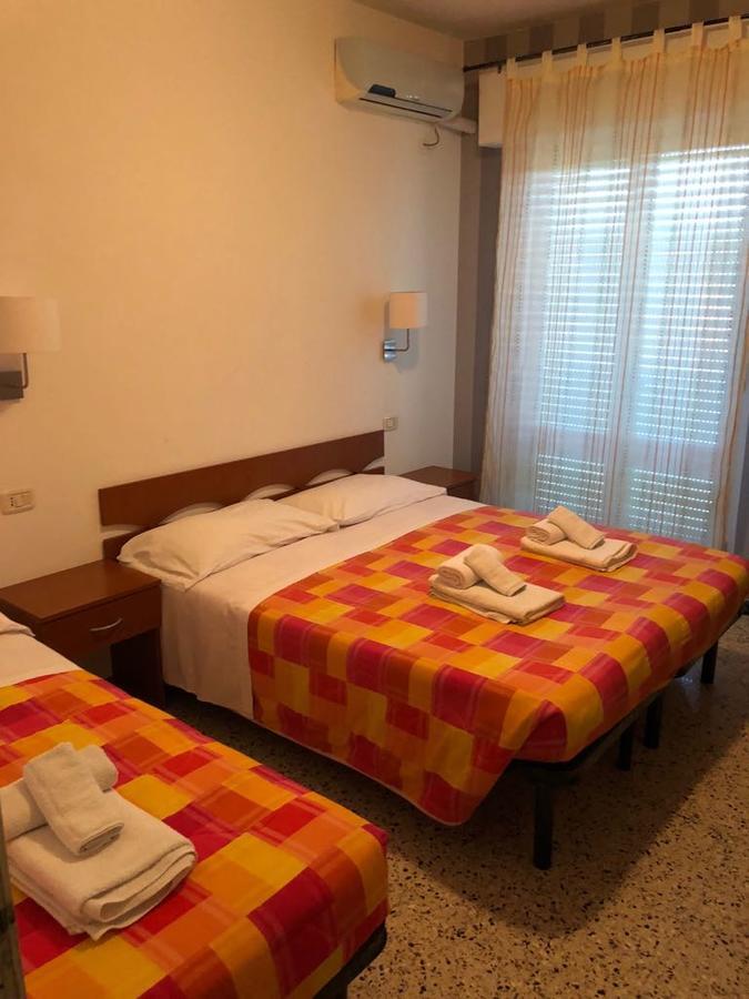 Hotel Hollywood Riccione Exteriér fotografie